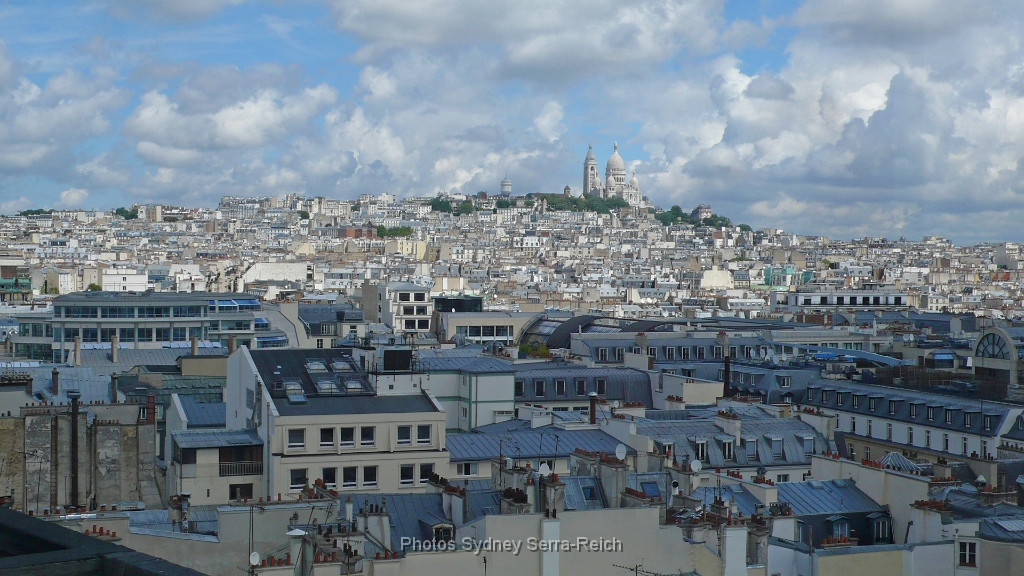 Depuis la terrasse des Galeries Lafayette 25 juillet 2011 Les toits de Paris et Montmartre.JPG - Depuis la terrasse des Galeries Lafayette. Les toits de Paris et sur la Basilique du Sacré Coeur de Montmartre. 25 juillet 2011